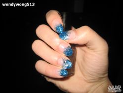 抱指甲瓶臭美一下~~-浪漫美甲美睫