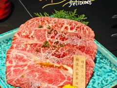 -山川小町·极番烧肉(新地假日广场店)