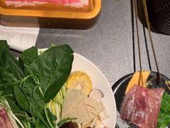 -牛YO寿喜烧·铁板烧和牛火锅自助(市府恒隆店)