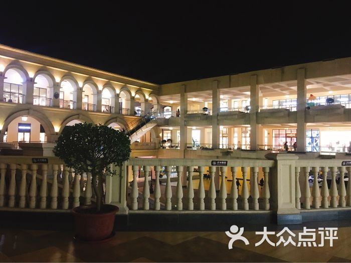 王府井赛特奥莱(临潼店)图片 - 第2张