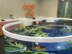 -蓝鲸奇亲子游泳俱乐部