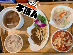 -卓玥国际月子会所(罗山路店)
