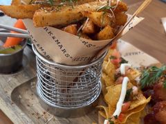 -Mark&Mars Restaurant