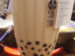 大红袍珍珠奶茶-湊湊火锅·茶憩(杭州湖滨银泰in77店)