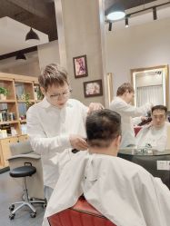 -P.R.O.salon 发哲