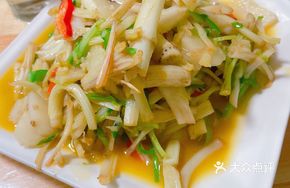 Stir-Fried Celery with Water Chestnuts