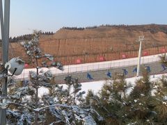 -采薇庄园四季滑雪场