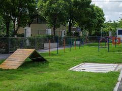 -东方体育中心(地铁站)