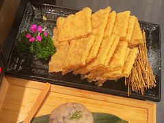 -湊湊火锅·茶憩(打浦桥日月光店)