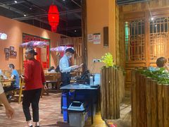 -老滇山寨•云南特色菜•地方菜•民族风情歌舞表演(金碧店)