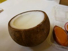 -志龙皇冠吃货椰子铺
