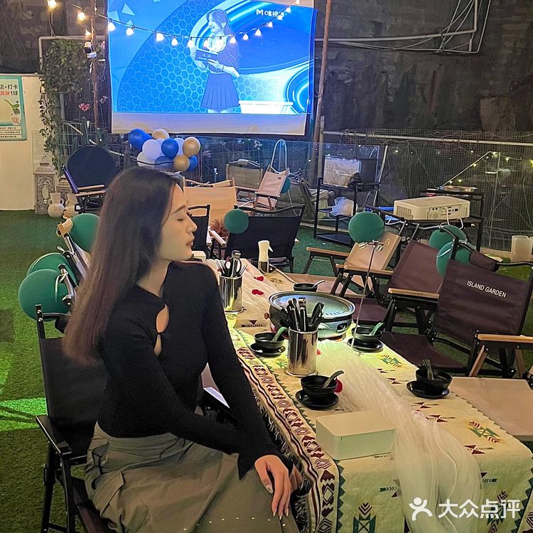 正在感受厦门夜景与海风的浪漫！