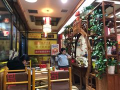 大堂-袁记串串香(泉水轻轨站店)