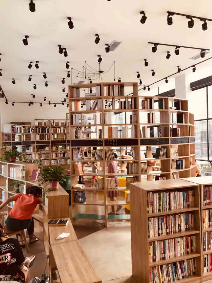 悦·书房(罍街店)-"罍街二期项目里的一个文艺青年聚集地呀,满.