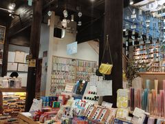 -猫的天空之城概念书店(杭州南宋御街店)