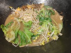 -锅里锅外地锅鸡