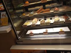 面包甜点陈列柜-麦当劳(龙洞店)
