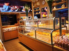 面包甜点陈列柜-好利来(新华百货店)