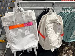 -NIKE北京赛特换季优惠店