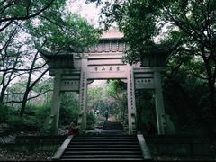 -灵岩山风景区