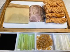山东煎饼酱肘子配馓子-萃華楼(王府井店)
