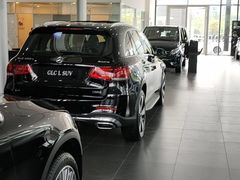 -杭州中升之星奔驰4S店(滨江店)