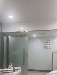 -苗医生专业祛痘·皮肤管理
