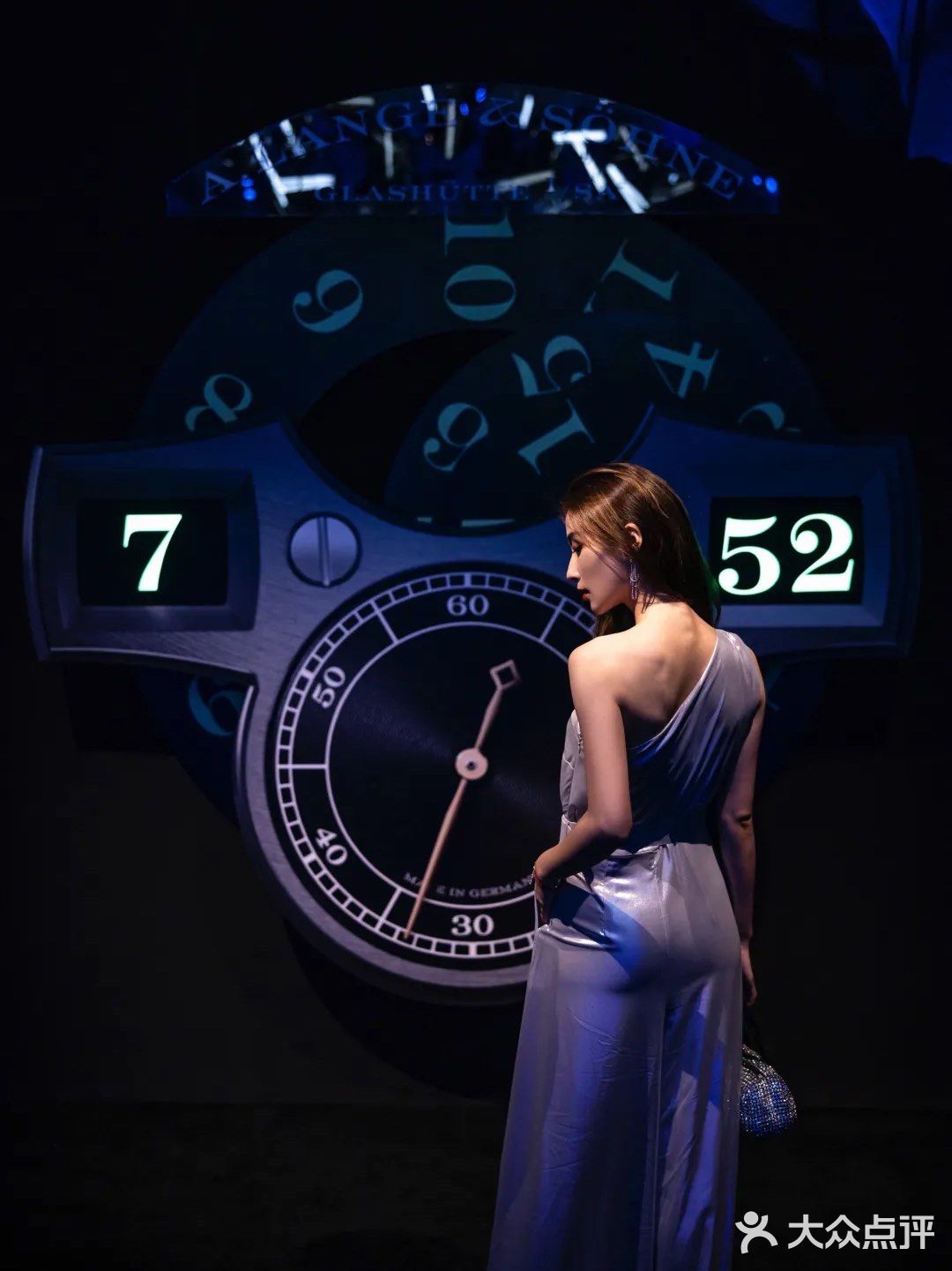 时转光回 昼夜交替|朗格『时·光』机械之境传奇登沪