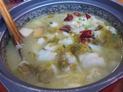 -周鱼小馆石锅酸菜鱼(活力汇店)