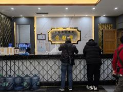 -凤凰路何眼镜香辣蟹(花果园店)