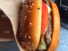 意式黑醋烧烤风味安格斯厚牛堡-麦当劳(西单明珠店)