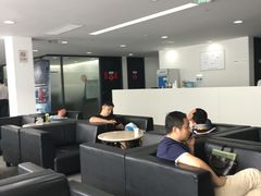 -上海宝信宝马4S店