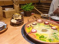 -洱火云南酸菜牛肉火锅(石景山当代商城店)