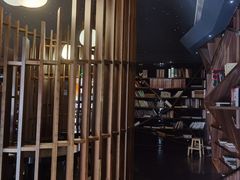 -钟书阁(松江泰晤士小镇店)