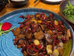 -老滇山寨•云南特色菜•地方菜•民族风情歌舞表演(金碧店)