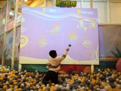 -多多淘儿童体验中心(重庆来福士店)