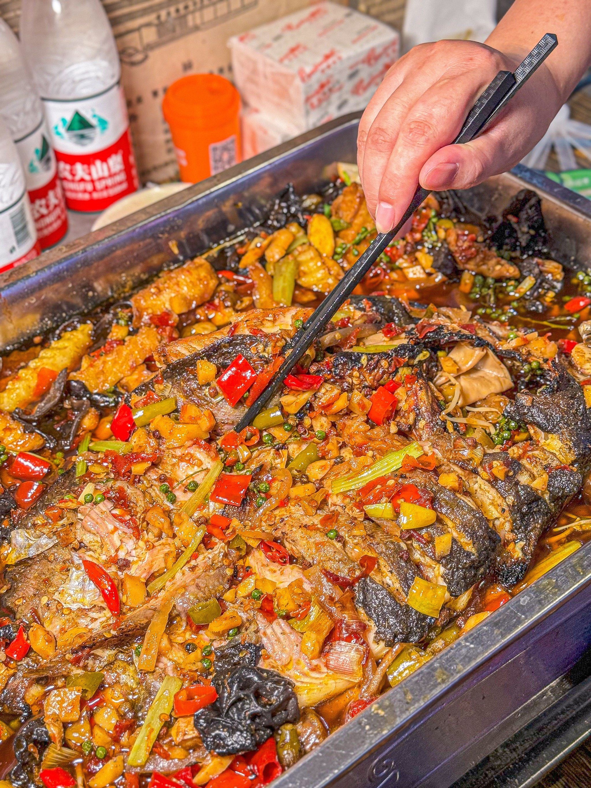 这家古法烤鱼🐟我觉得老好吃啦❕