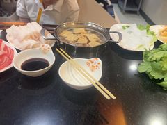 -呷哺呷哺(世贸.工三店)