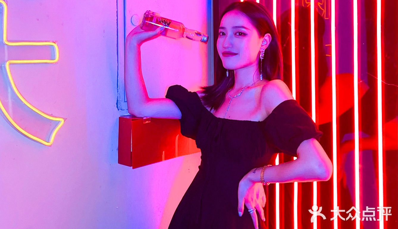 重庆探店｜九街高性价比hiphop酒吧🔥ZAO起来