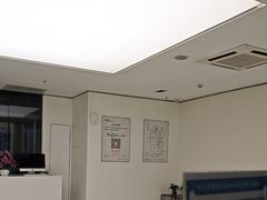 -卡罗酒店(东门晒布地铁站店)