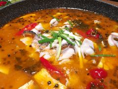 泡椒酸菜鱼-山城外·非遗酸菜鱼(财富中心店)