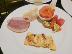 -大中华希尔顿酒店-念自助餐·嗨啤·小龙虾