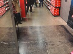 -NIKE上海青浦优选体验店
