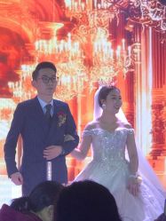 -艾米丽婚纱礼服