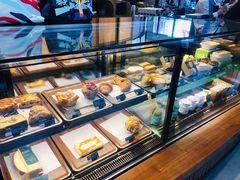 面包甜点陈列柜-星巴克臻选(惠州华贸天地1楼店)