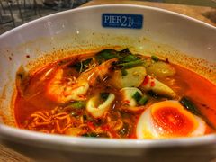 -Pier 21 (Terminal 21 Asok)