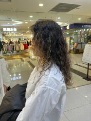 -虫二·专注健康烫染沙龙