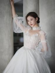 -不晚国际婚纱礼服