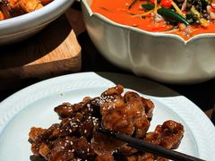 黑蒜糖醋里脊-肆海小川菜酒馆Wine Bistro (青年路店)