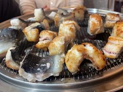 -围炉肉舍丹东海鲜烤肉·烤活鳗(步行街店)